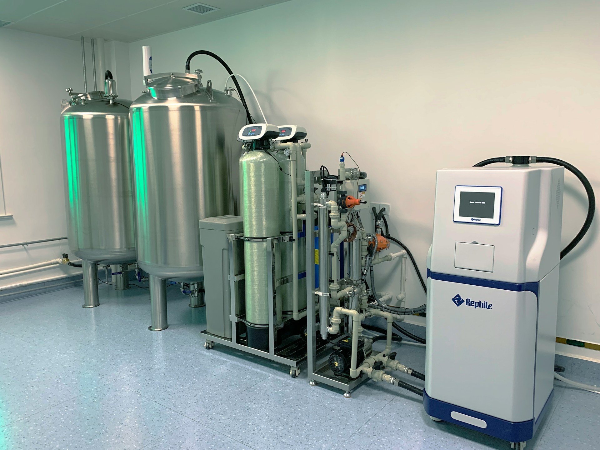 Under-sink reverse osmosis water purification system with multiple filter stages — recommended for Yuma, AZ hard water at 18.2 GPG